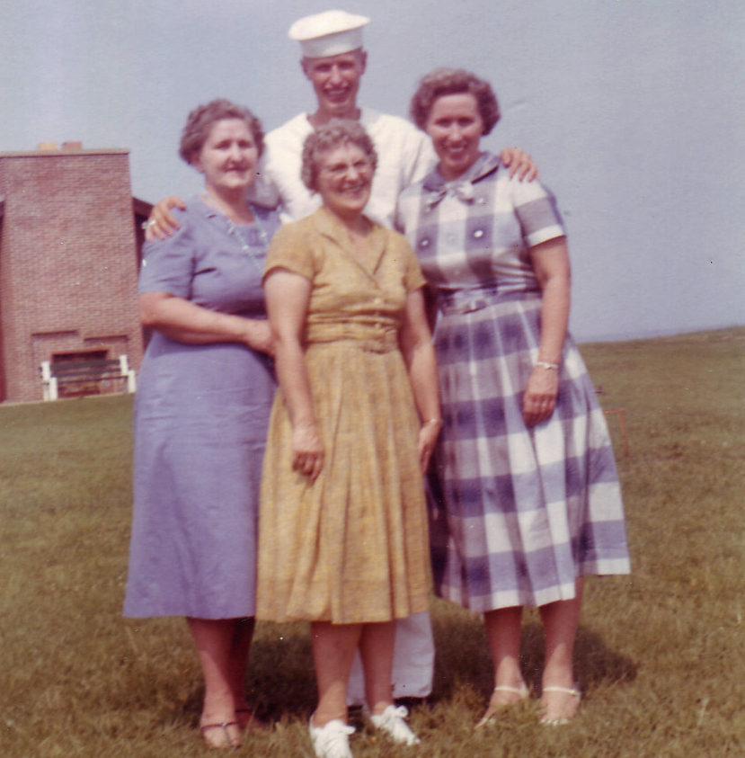 Ted Maynard, his mother Dorothy Maynard, his aunts Mildred adn Jeanette Glawe