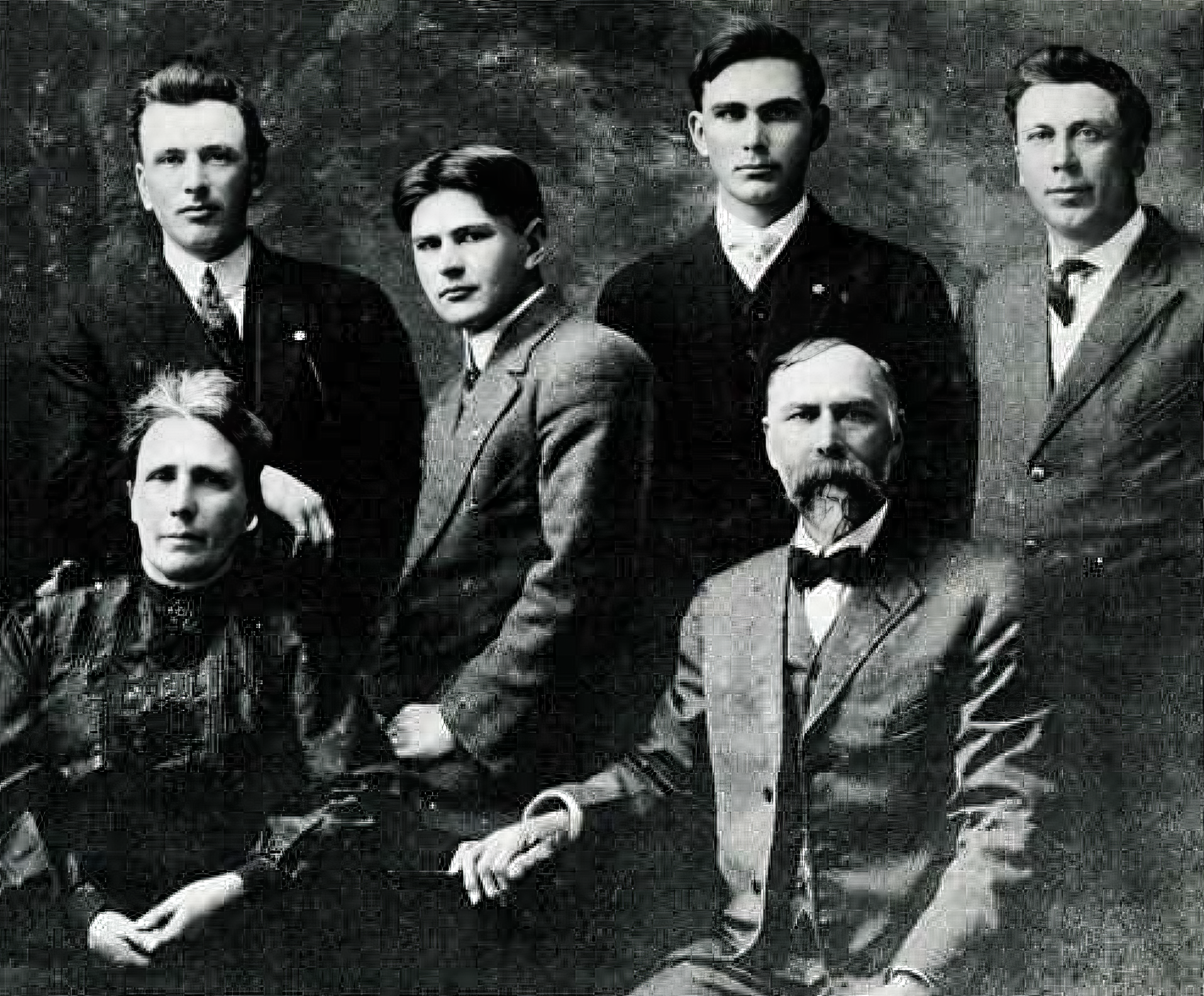 Hans Olsen Hoffland, Johanna Halvorsen, sons Alfred, John, Martin, and Henry.