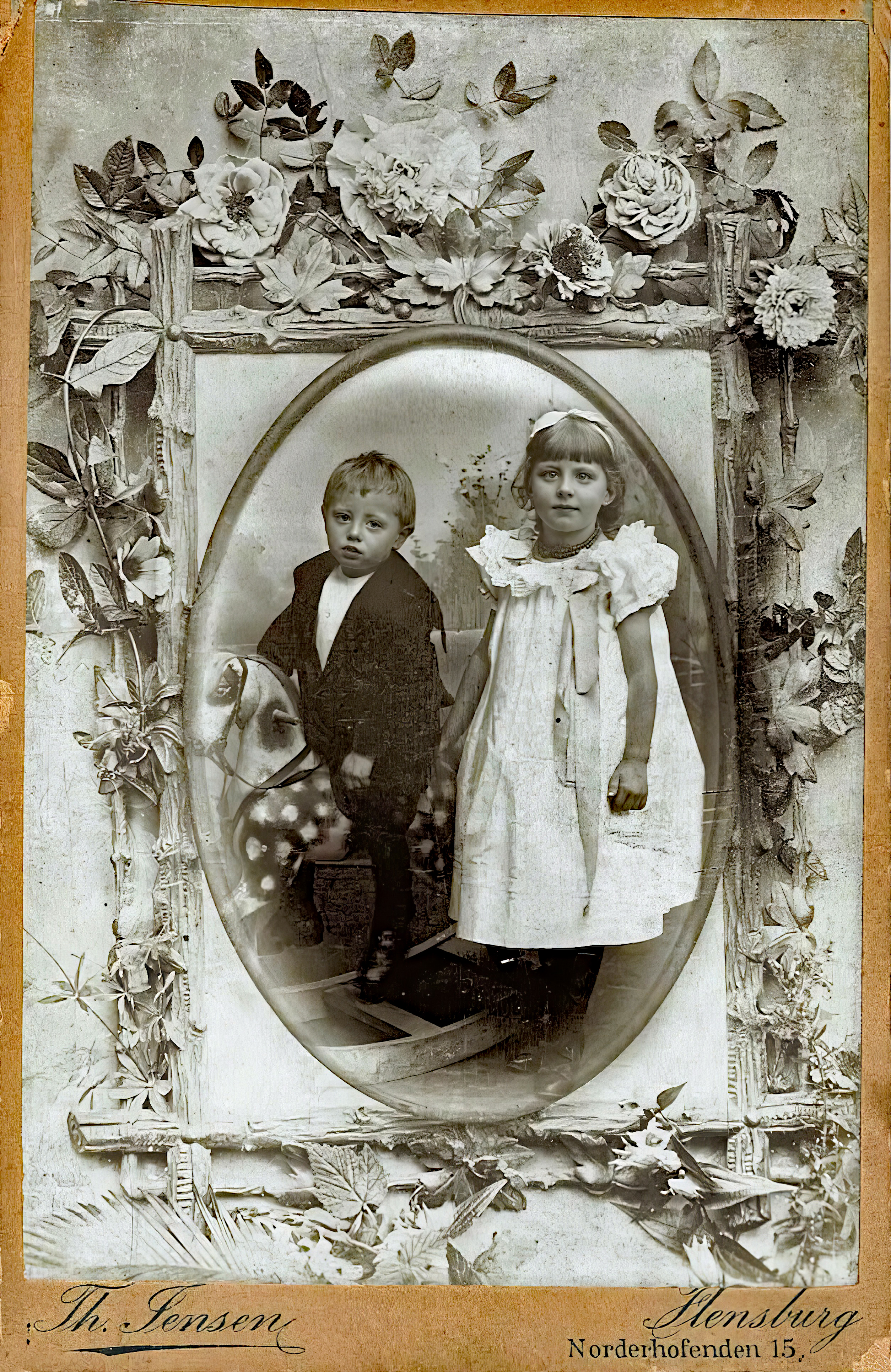 Henry Andrew Feldschau and sister Mary, Jensen Studio in Flensburg.