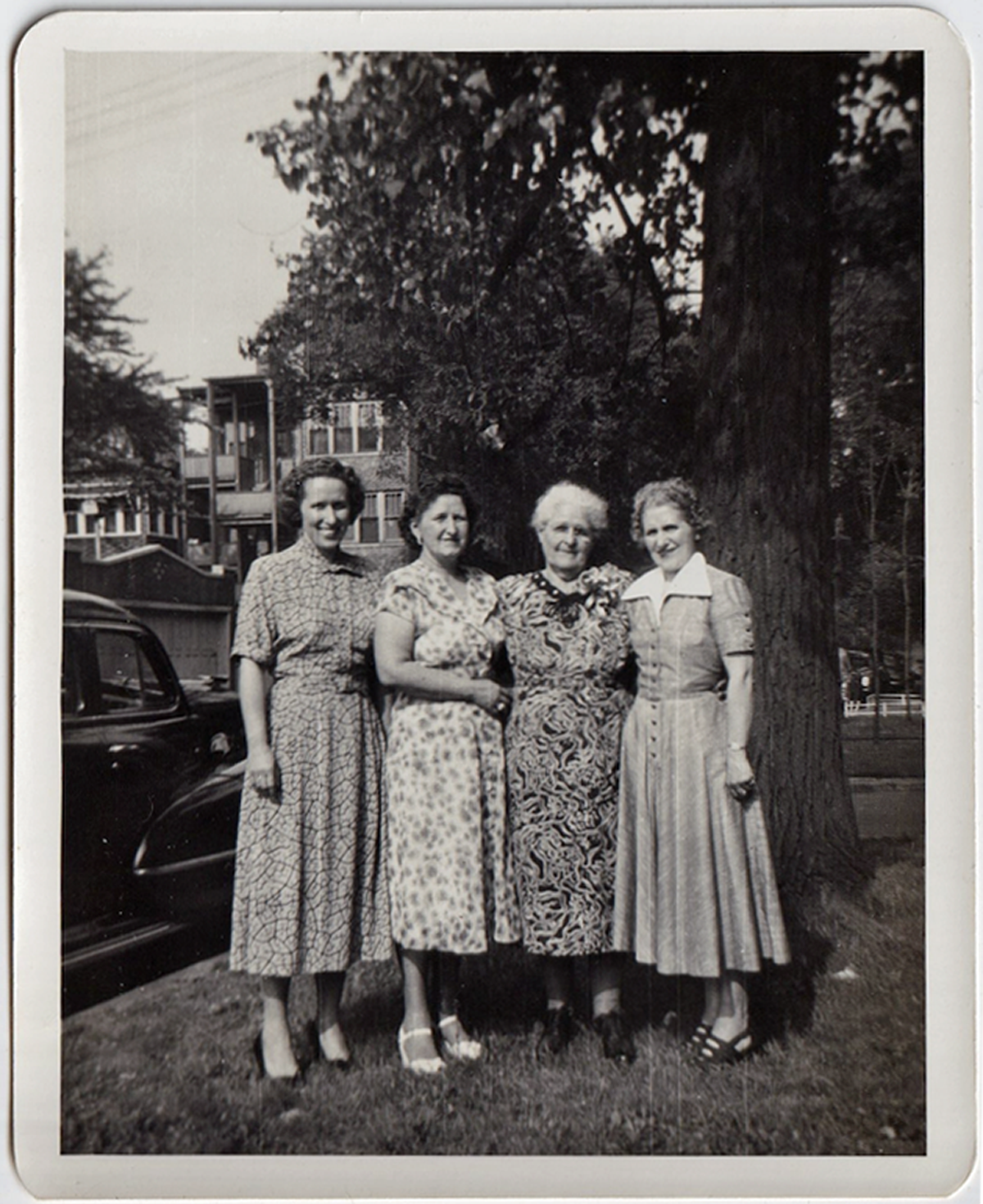Jeanette Glawe, Dorothy Maynard, Anna Glawe, Mildred Glawe, Chicago, Illinois