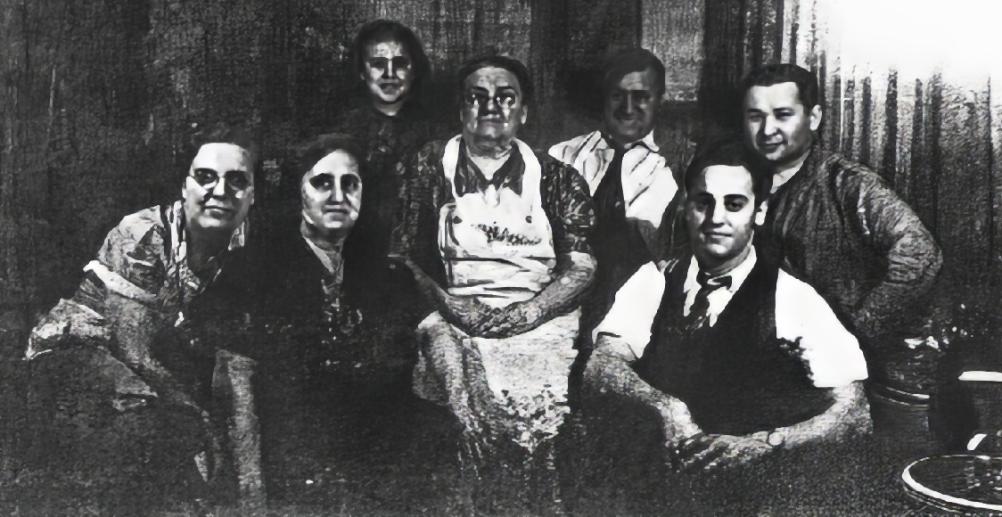 Mikkelsen and Breetzke families, Chicago, 1940