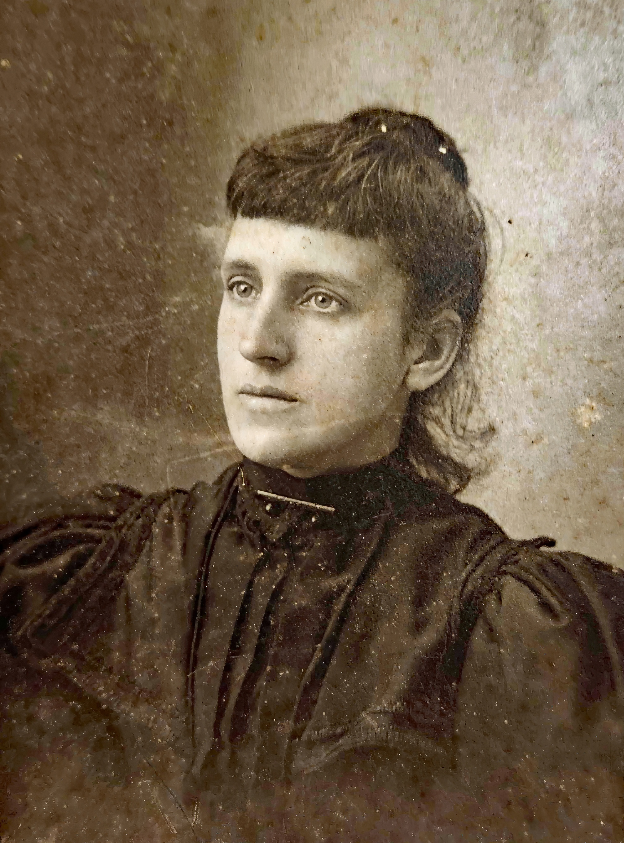 Minna Eugenia Reeves Melchers in a portrait from Charleston, South Carolina.
