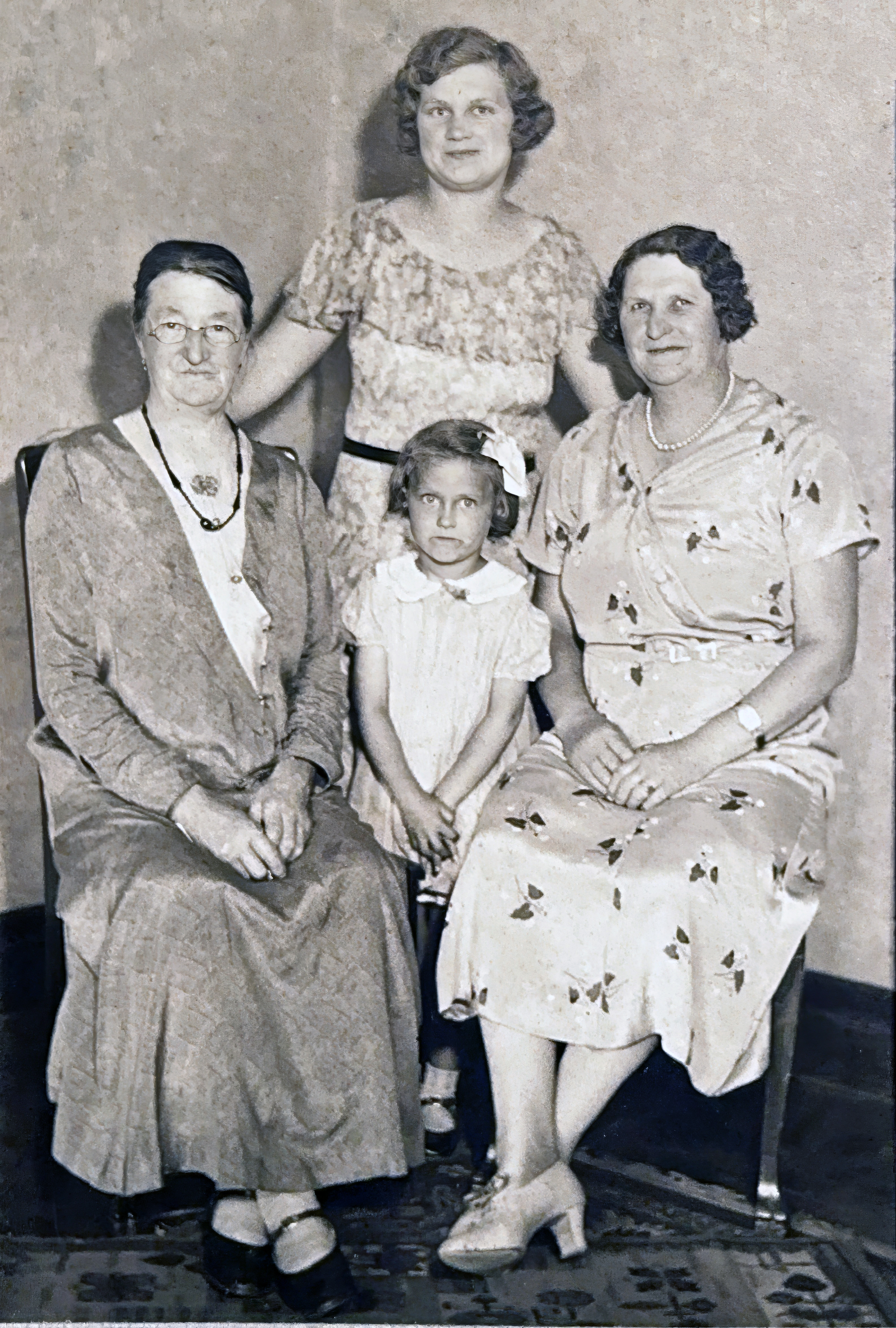 Four generations of Petersen, Krohn, and Zube families from Milwaukee, Wisconsin.