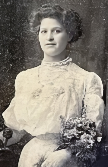 Unknown attendant wedding 1906