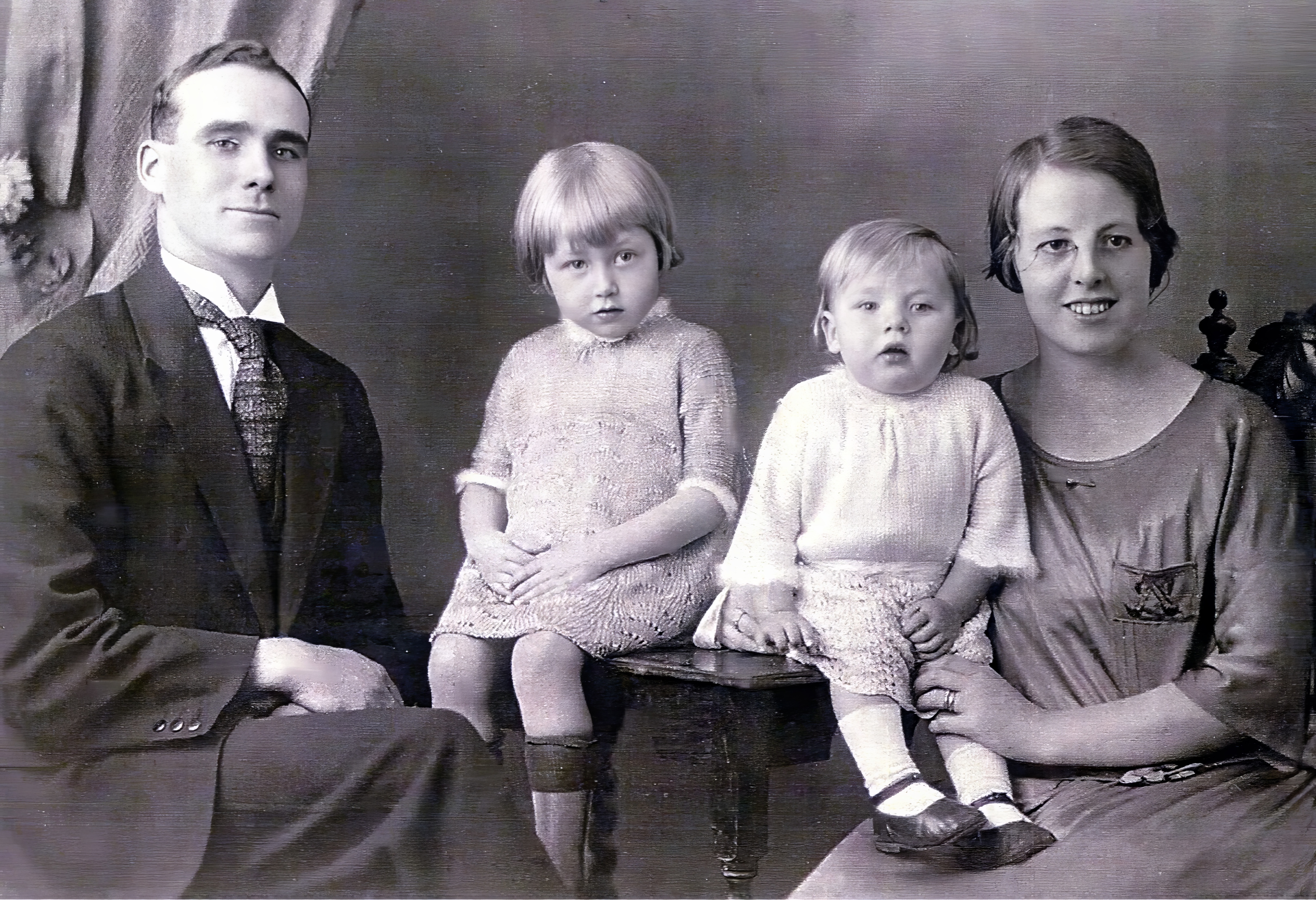 Samuel Mitchell Walkley, wife Catherine Hesketh Smith Walkley, and children Gladys (left) and Reuben, 1926, Liverpool